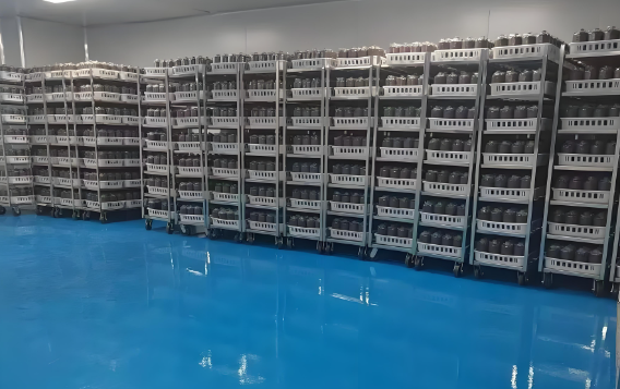 Cooling Enoki Mushroom Cultivation Bottles (Bags)